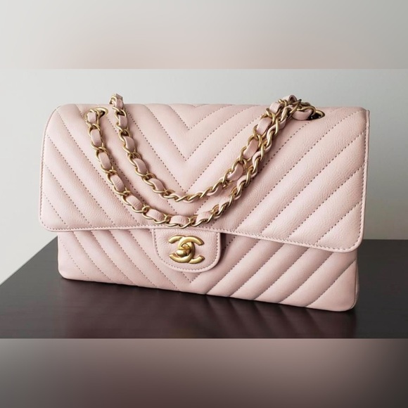 ❌ Chanel Medium Classic Flap - Picture 2 of 16